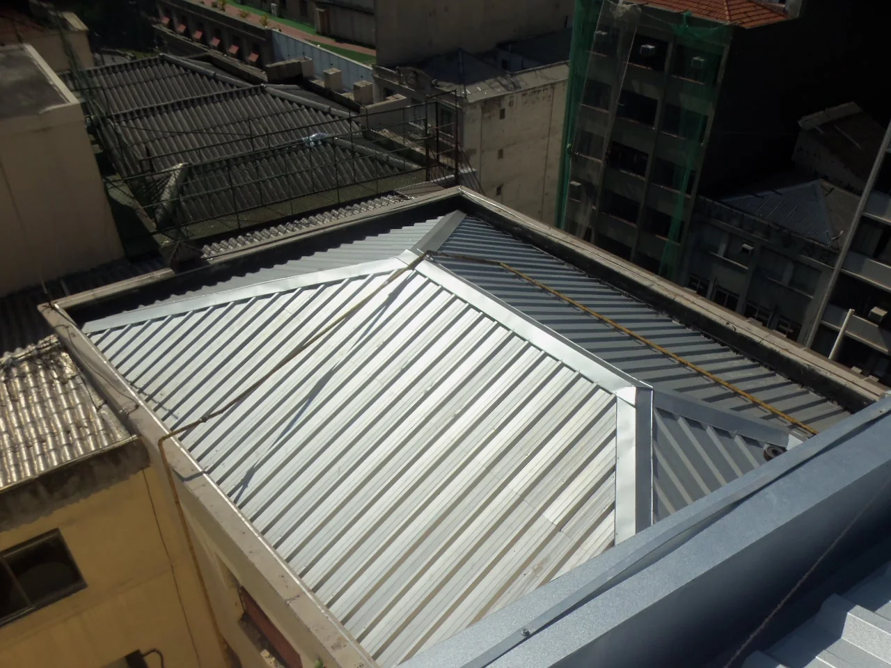 Calhas e rufos instalados pela Elite Telhados — foto real 5