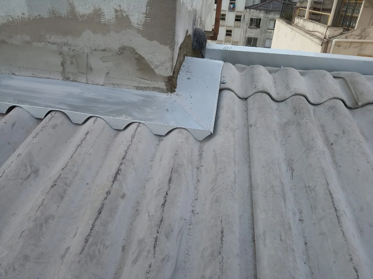 Calhas e rufos instalados pela Elite Telhados — foto real 10