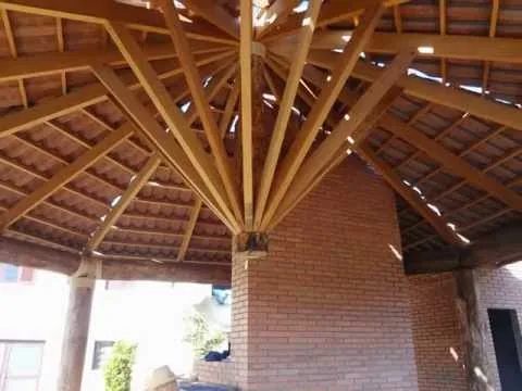 Treliças metálicas preparadas para montagem — Elite Telhados