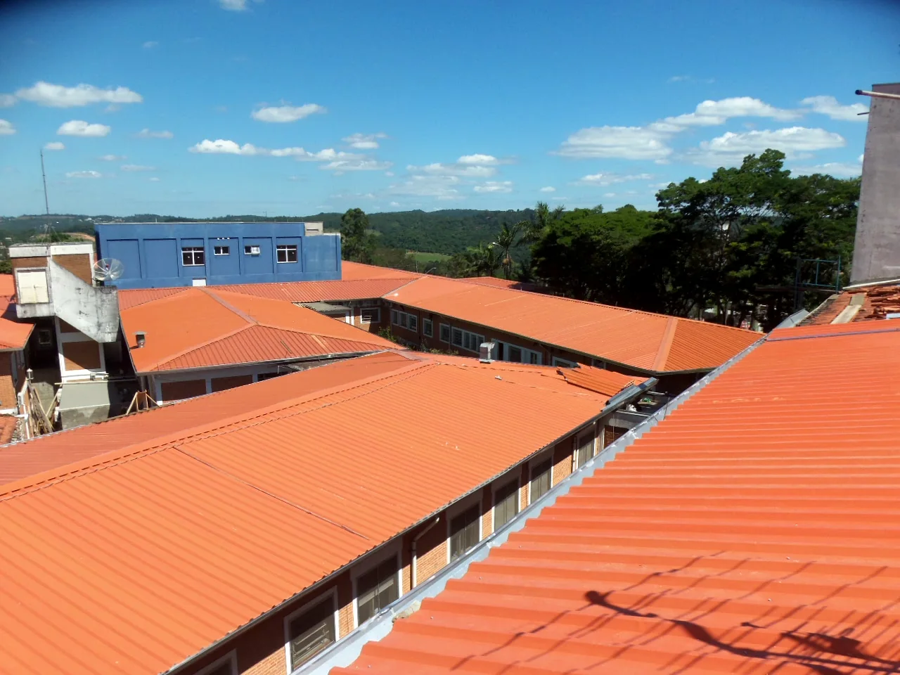 Elite Telhados — Referência visual de acabamento do telhado executado.