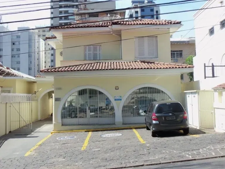 Elite Telhados — Acabamento do telhado em obra finalizada pela equipe.