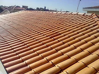Elite Telhados — Acabamento do telhado em obra finalizada pela equipe.