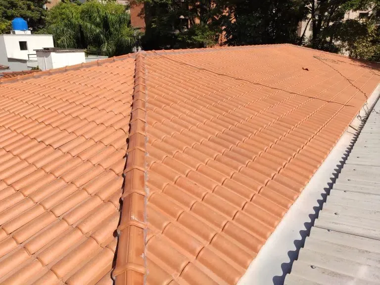 Elite Telhados — Detalhe visual da cobertura e dos pontos de finalização.